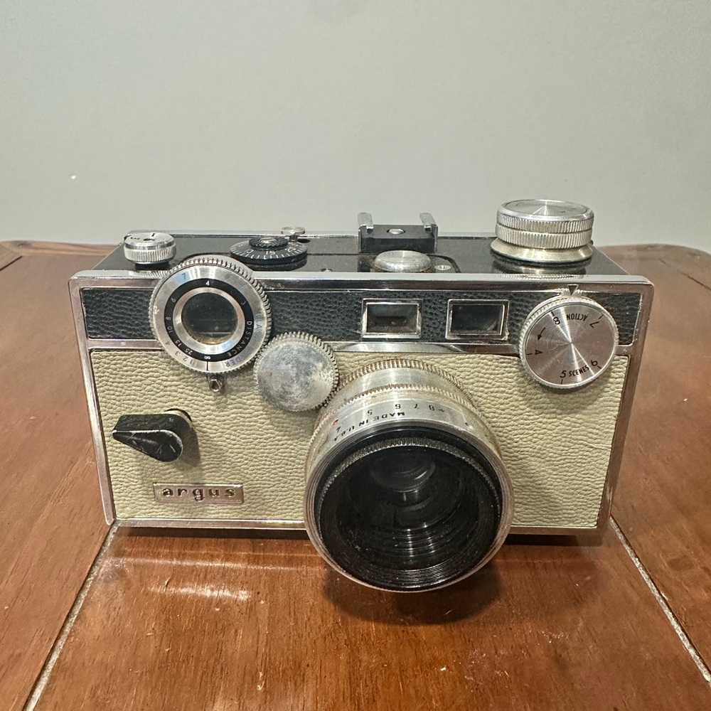 Argus C3 35mm Film Camera 50mm f/3.5 Cintar lens